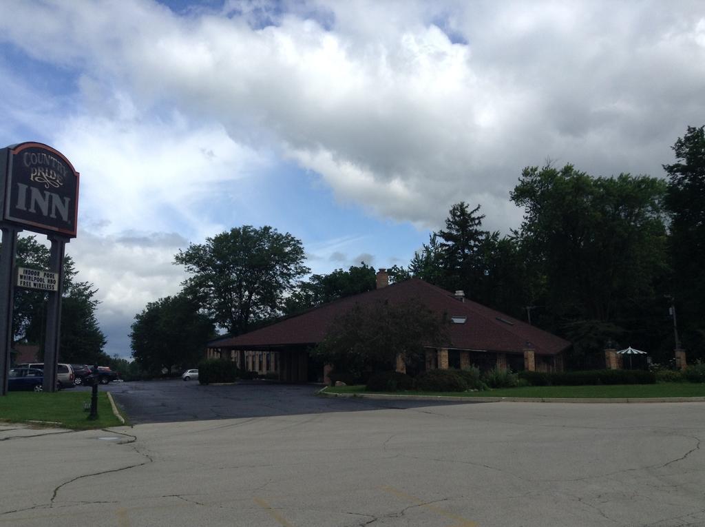 Americinn And Suites By Wyndham Delafield-Waukesha-Milwaukee Exterior foto