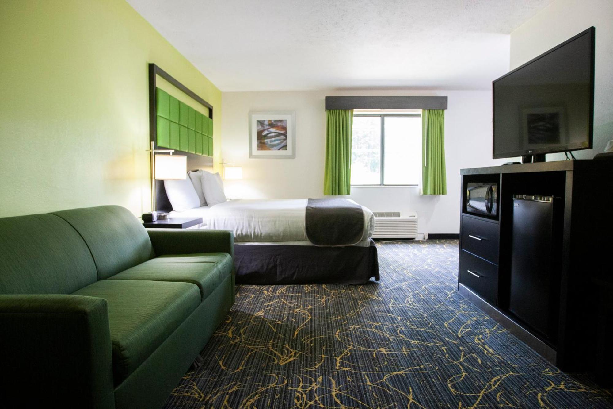 Americinn And Suites By Wyndham Delafield-Waukesha-Milwaukee Exterior foto