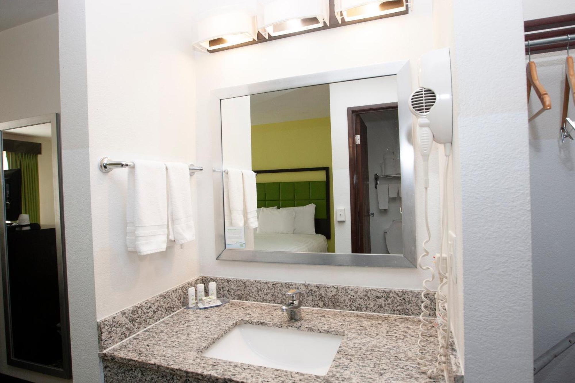 Americinn And Suites By Wyndham Delafield-Waukesha-Milwaukee Cameră foto