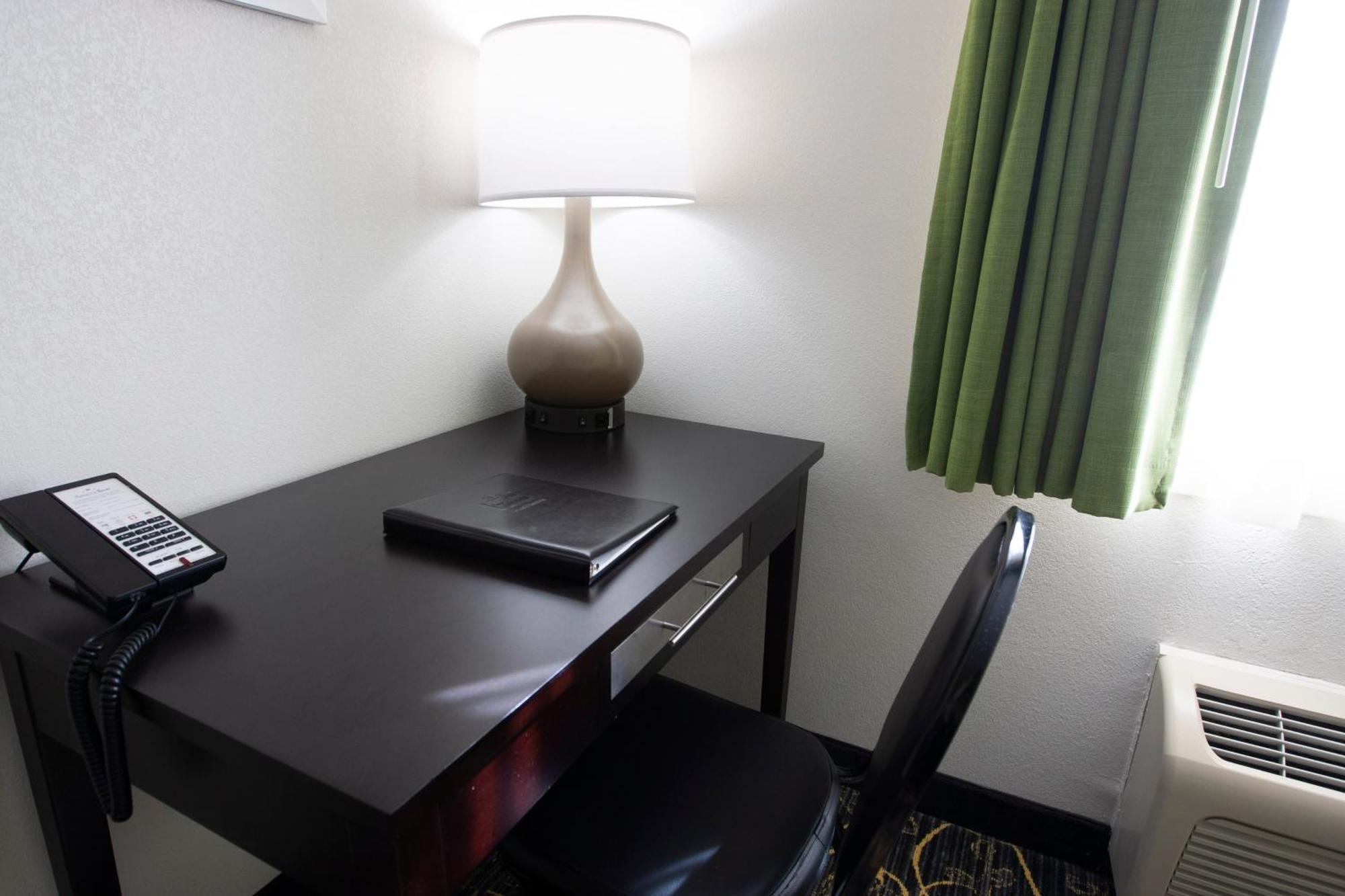 Americinn And Suites By Wyndham Delafield-Waukesha-Milwaukee Cameră foto